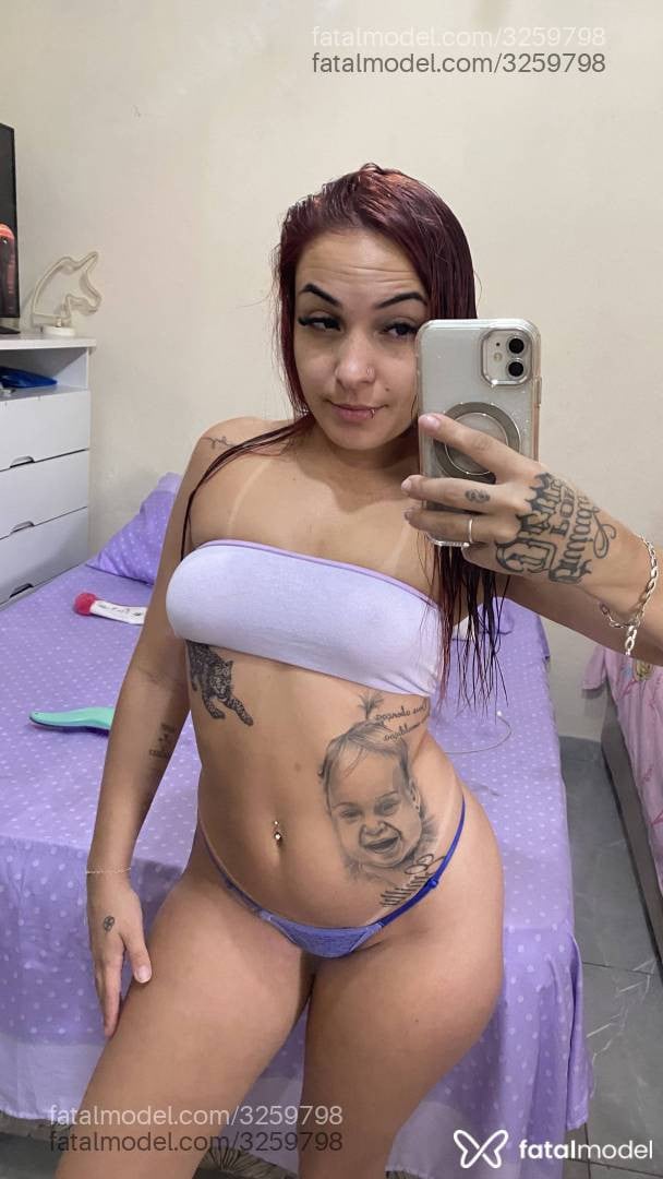 Acompanhante mulher ruiva (o) de olhos castanhos em Ubá - Ariel
