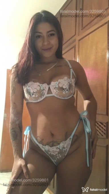 Acompanhante mulher ruiva (o) de olhos pretos - Kevillyn Acompanhante mulher ruiva (o) de olhos pretos - Kevillyn