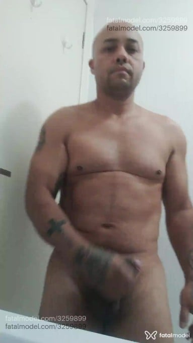 Acompanhante homem loira (o) de olhos castanhos - Paulinho Acompanhante homem loira (o) de olhos castanhos - Paulinho