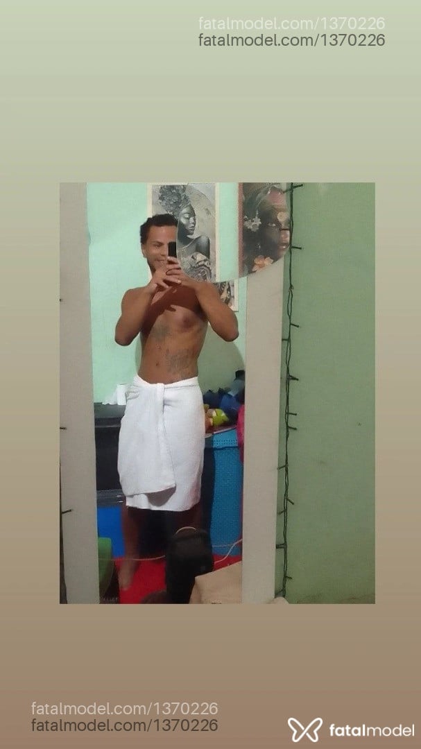 Acompanhante mulher trans morena (o) de olhos pretos - Keverlly