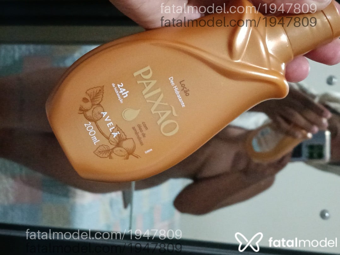 Acompanhante mulher com cabelo castanho de olhos castanhos - Bruninhaasurfis