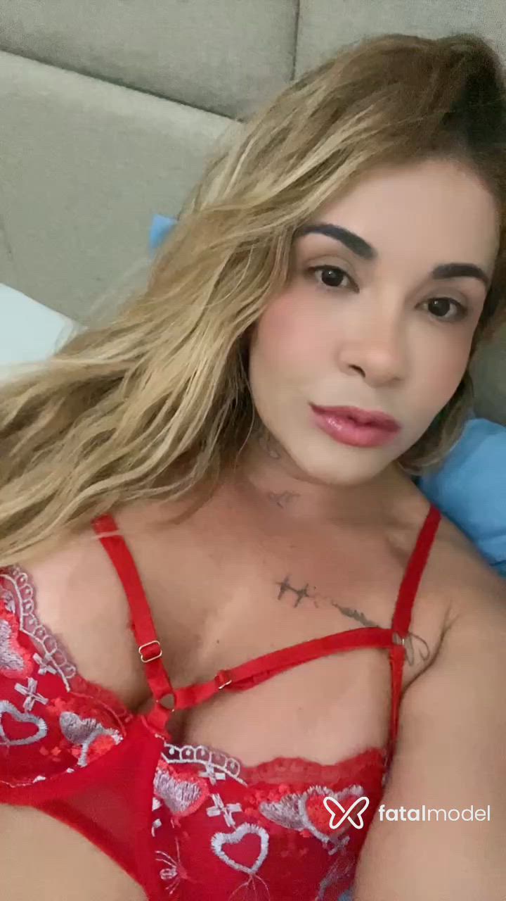 Acompanhante mulher loira (o) de olhos castanhos - Paola Smith