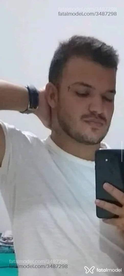 Acompanhante homem com cabelo castanho de olhos castanhos - Enzo Alves