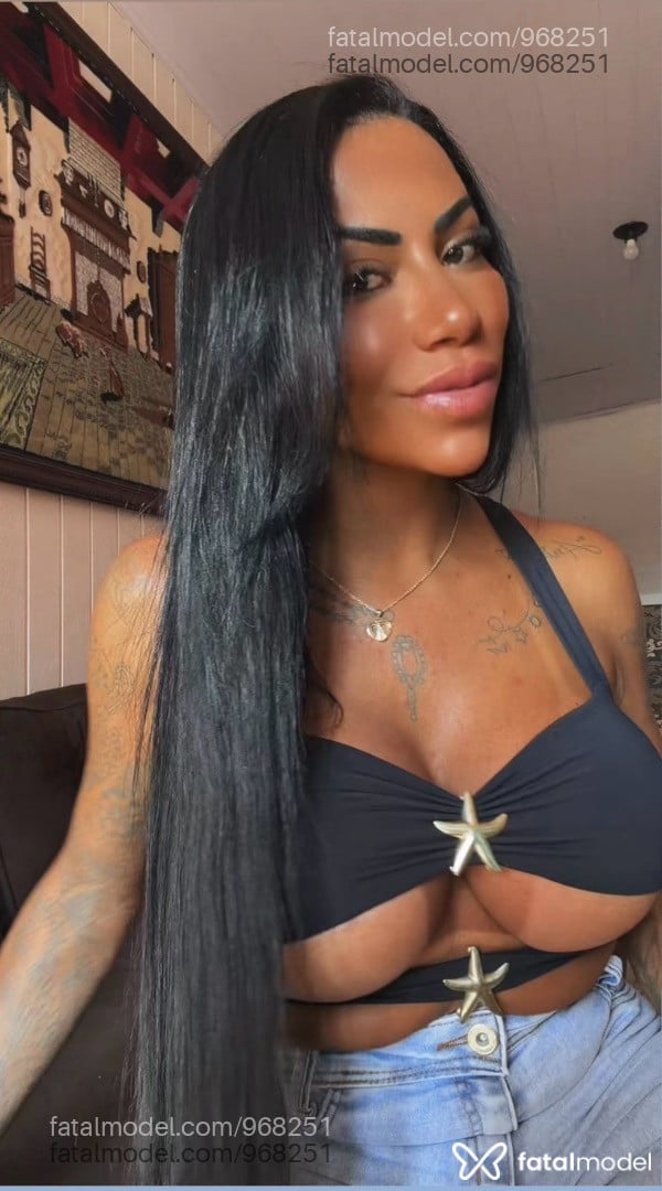 Acompanhante mulher trans morena (o) de olhos castanhos - Jordana Mello