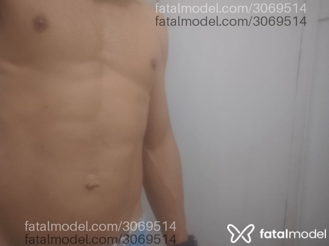 Acompanhante homem morena (o) de olhos pretos - Danilo