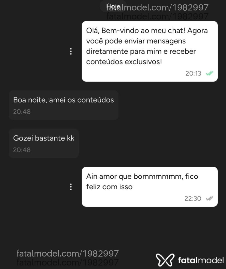Acompanhante mulher com cabelo colorido de olhos pretos - Bruna Rodrigues