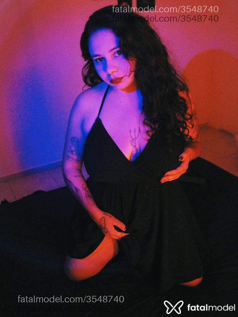 Acompanhante mulher com cabelo castanho de olhos castanhos - Natasha