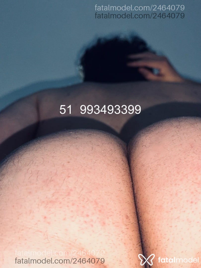 Acompanhante homem com cabelo castanho de olhos castanhos - João Victor