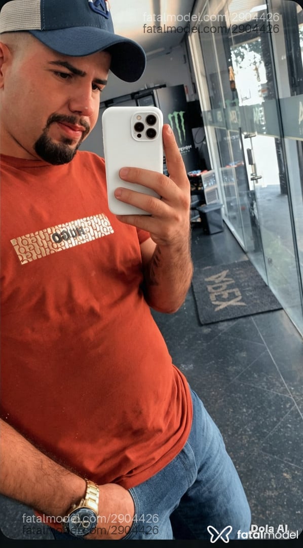Acompanhante homem ruiva (o) de olhos castanhos - Leozinho