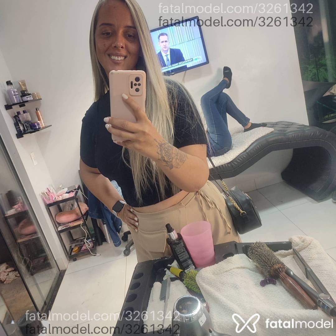 Acompanhante mulher loira (o) de olhos castanhos em Rio Verde - Malu Becker