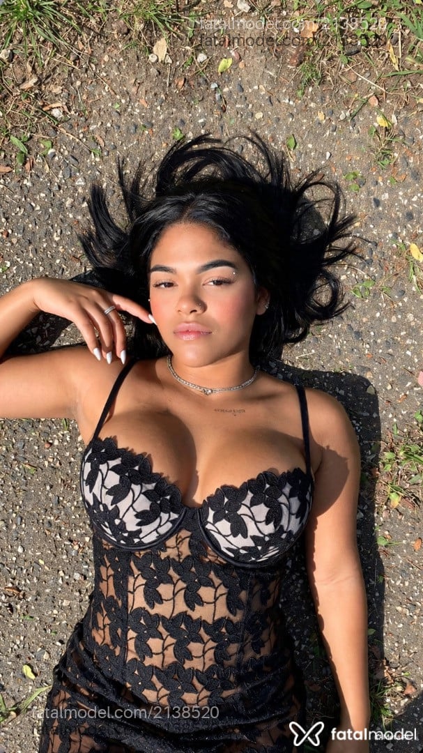 Acompanhante mulher morena (o) de olhos castanhos - Regiane Oliver