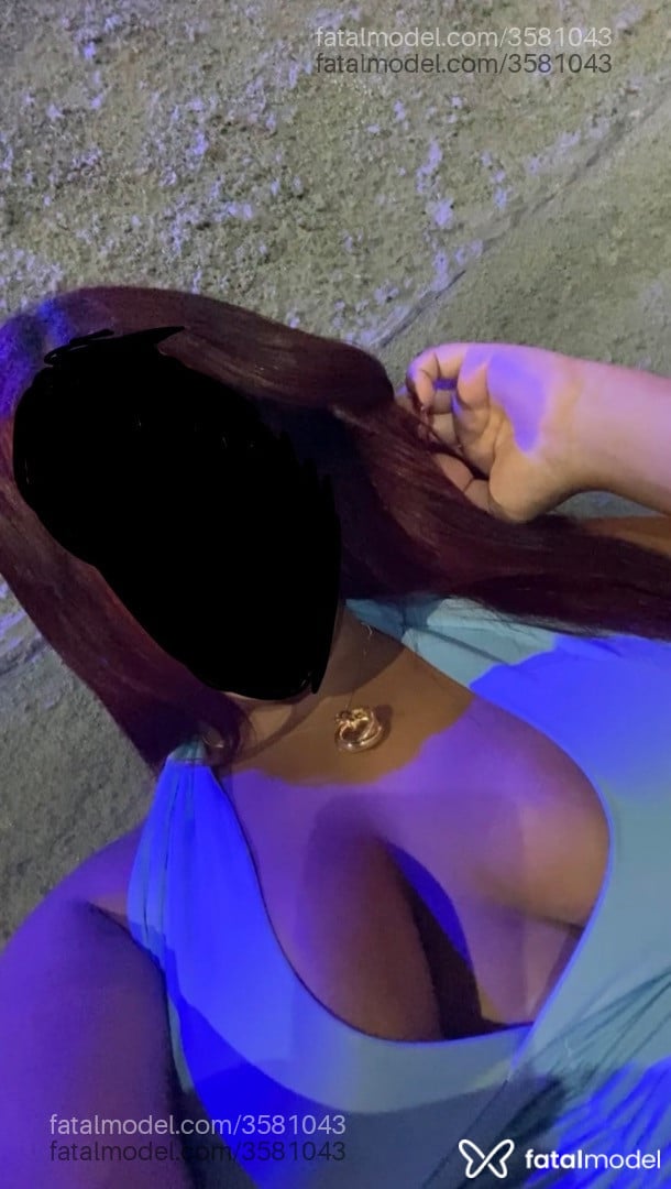 Acompanhante mulher ruiva (o) de olhos castanhos - Livia Montenegro