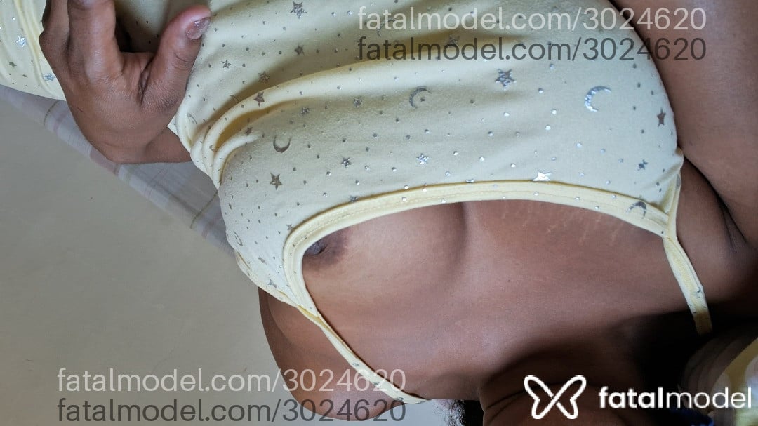Acompanhante mulher com cabelo castanho de olhos pretos - Bruna