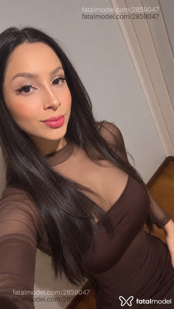 Acompanhante mulher com cabelo castanho de olhos castanhos - Erica