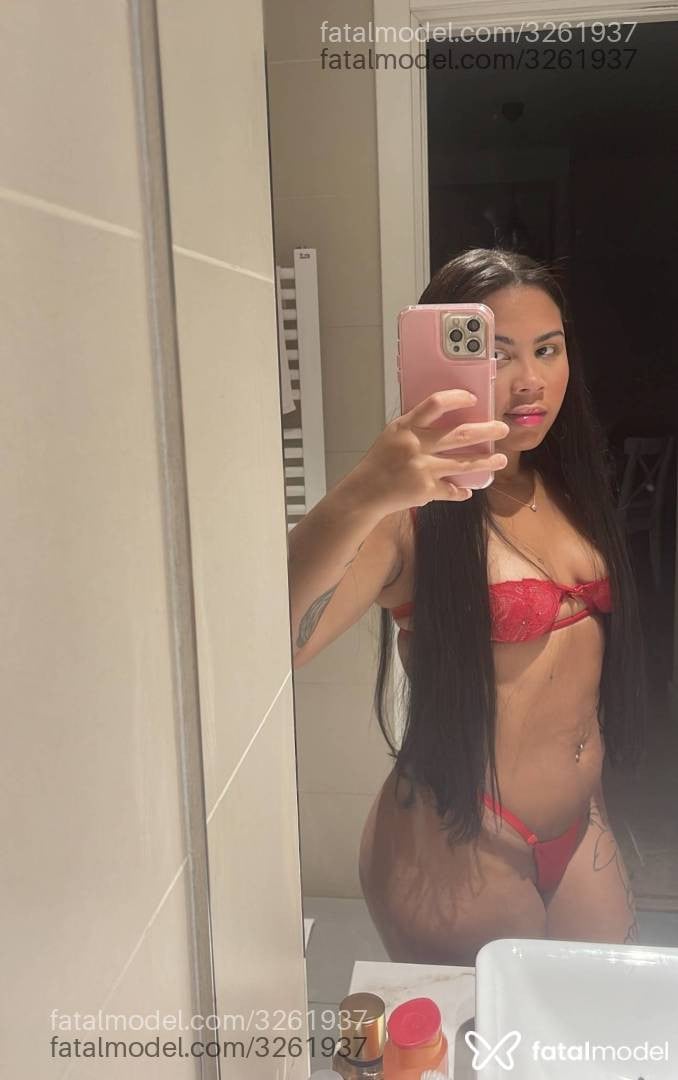 Acompanhante mulher morena (o) de olhos mel em Bom Despacho Acompanhante mulher morena (o) de olhos mel em Bom Despacho - Serena