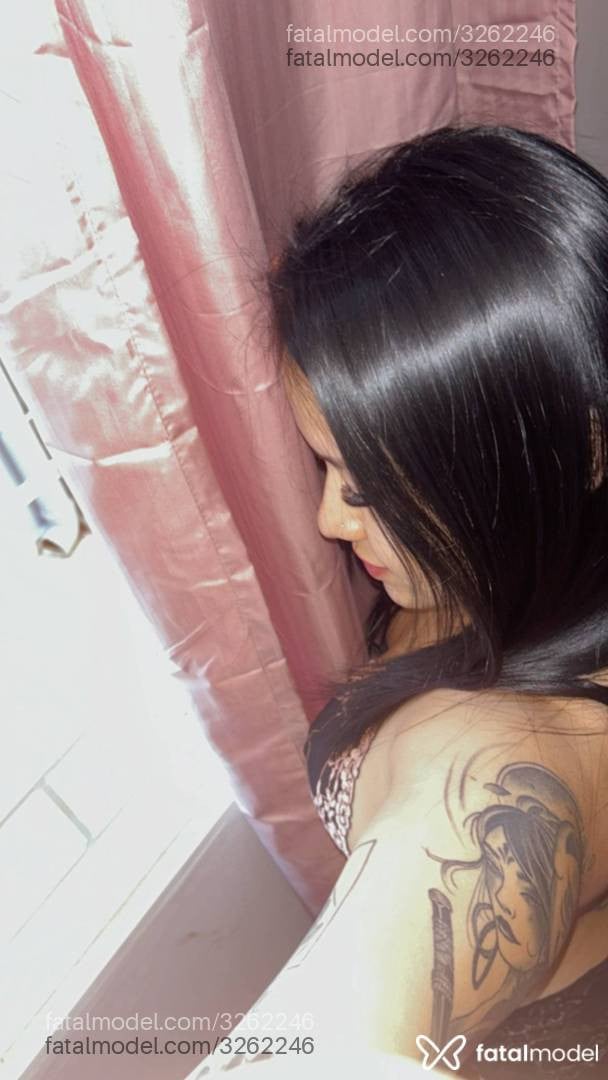 Acompanhante mulher morena (o) de olhos castanhos - Ayumi