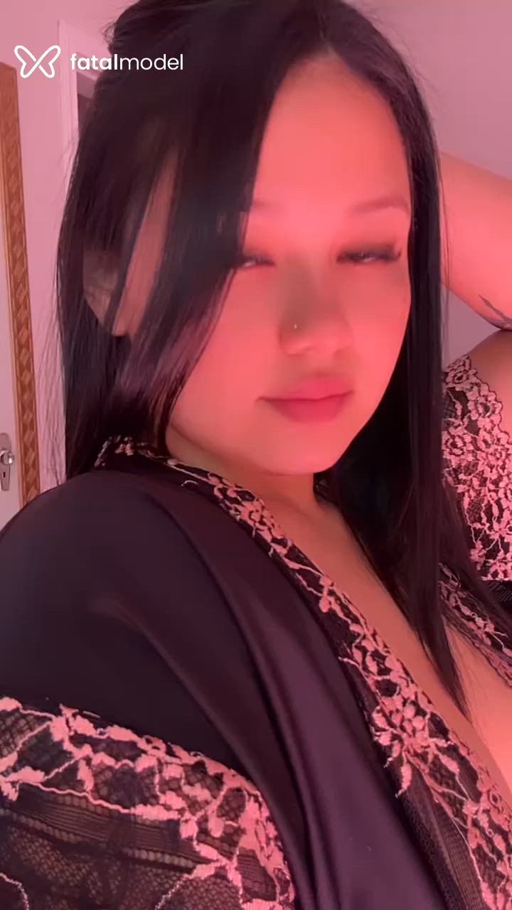 Acompanhante mulher morena (o) de olhos castanhos - Ayumi