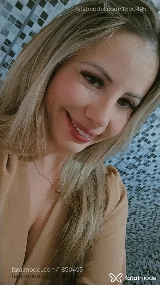Acompanhante mulher loira (o) de olhos verdes - Gaby Moranguin
