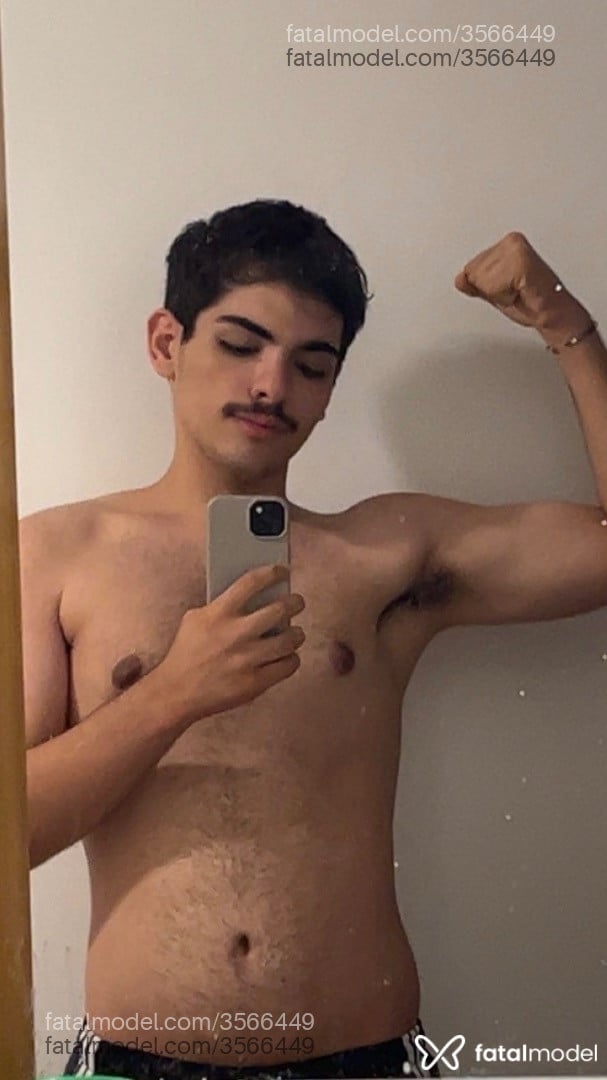 Acompanhante homem com cabelo castanho de olhos castanhos - Gabriel