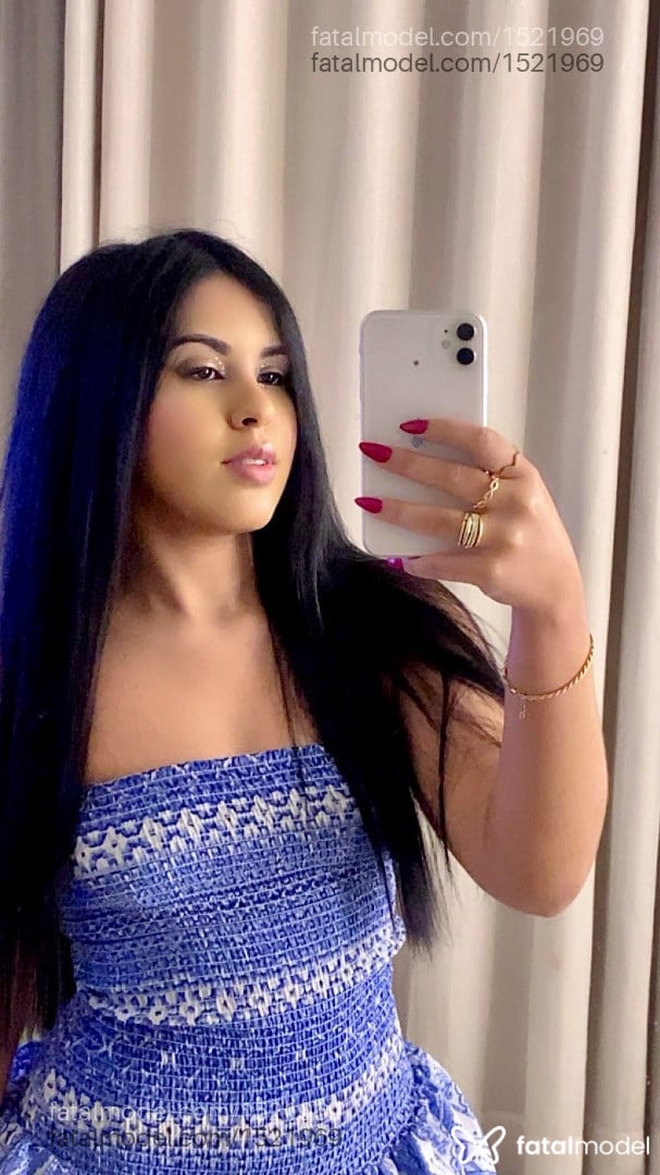 Acompanhante mulher morena (o) de olhos pretos - Sara Aguiar