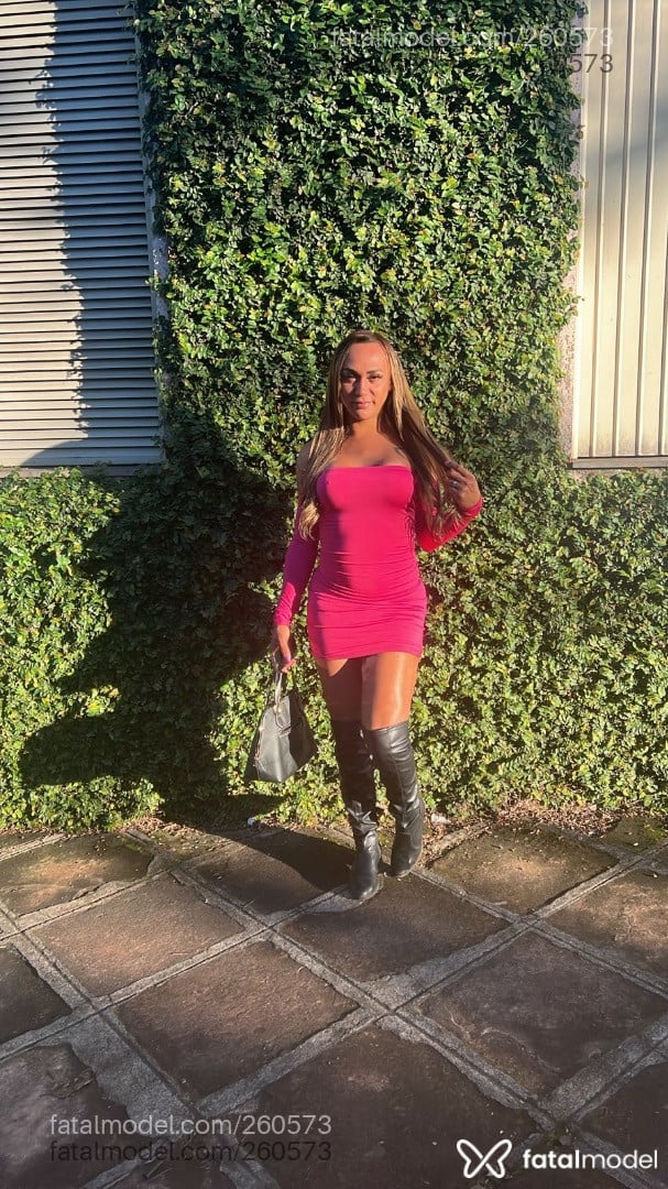 Acompanhante mulher trans morena (o) de olhos castanhos - Ahh Booa