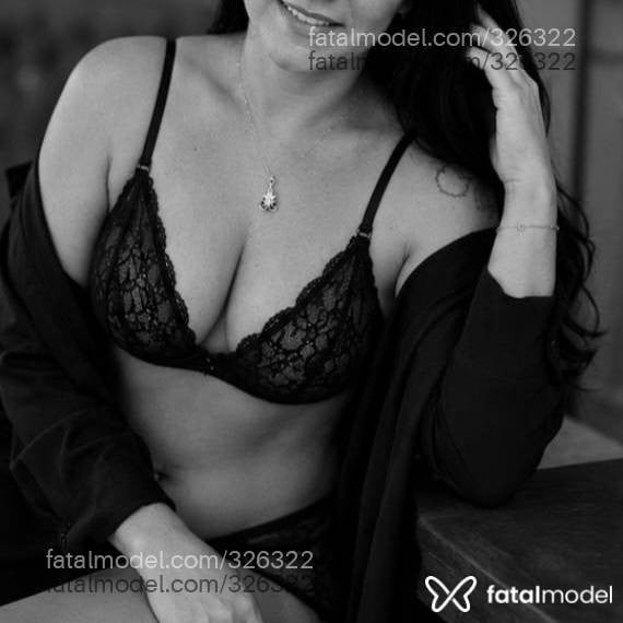Acompanhante mulher morena (o) de olhos castanhos - Dany Martini