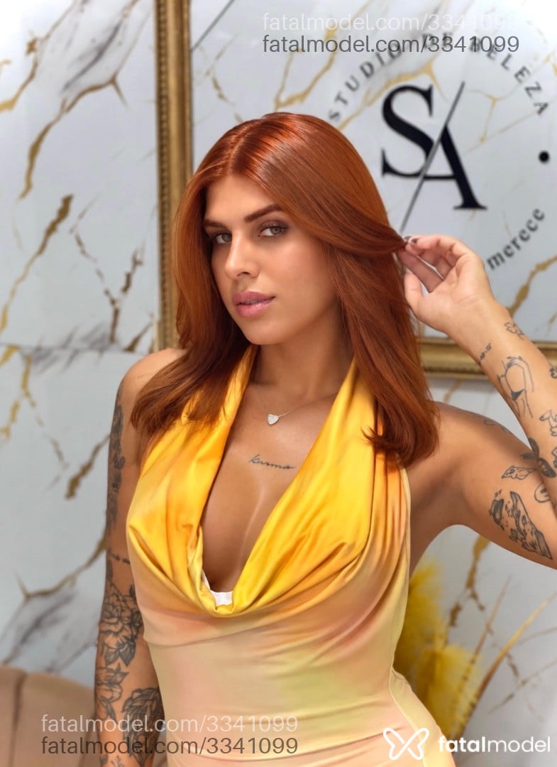 Acompanhante mulher trans ruiva (o) de olhos mel - Angel