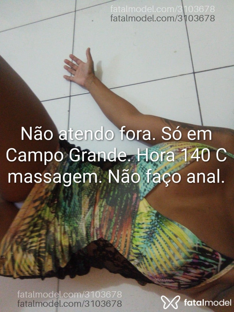 Acompanhante mulher loira (o) de olhos castanhos - Safira