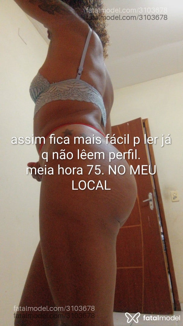 Acompanhante mulher loira (o) de olhos castanhos - Safira