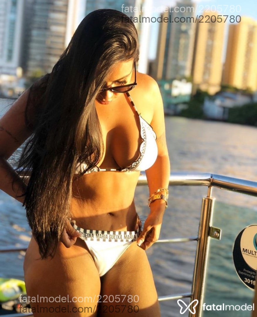 Acompanhante mulher morena (o) de olhos mel - Jessica