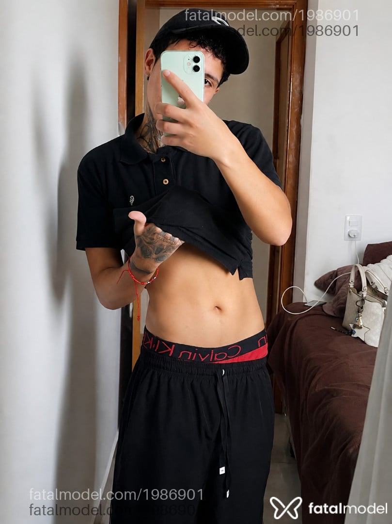 Acompanhante homem morena (o) de olhos pretos - Costah
