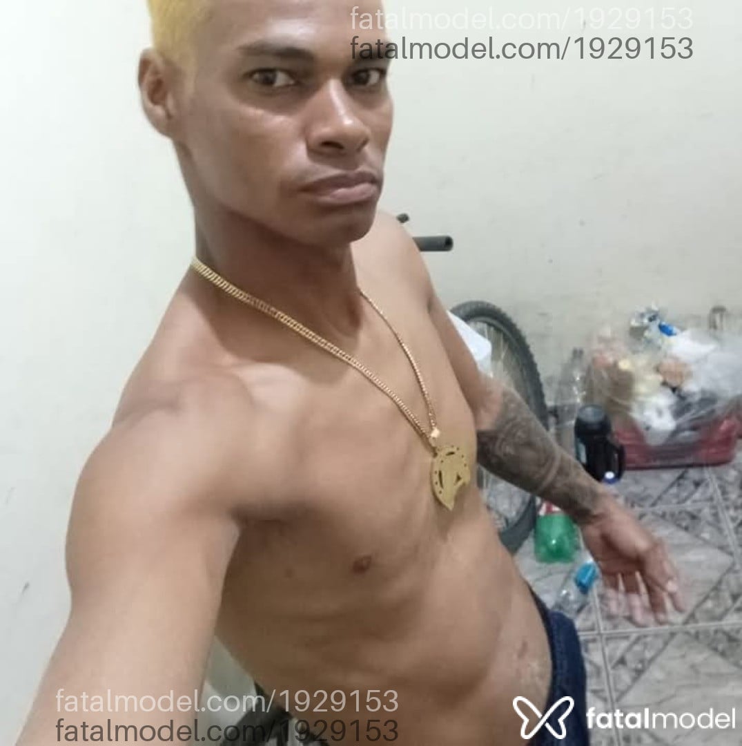 Acompanhante homem loira (o) de olhos castanhos - Henrique