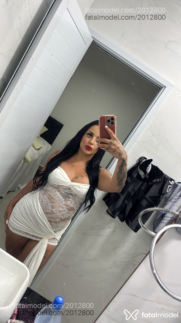 Acompanhante mulher morena (o) de olhos castanhos - Bela