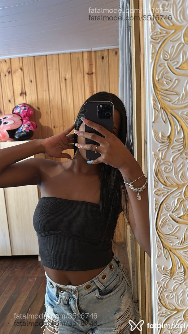 Acompanhante mulher morena (o) de olhos castanhos - Solzinha