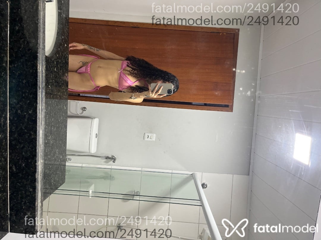 Acompanhante mulher morena (o) de olhos castanhos - Luara Martins