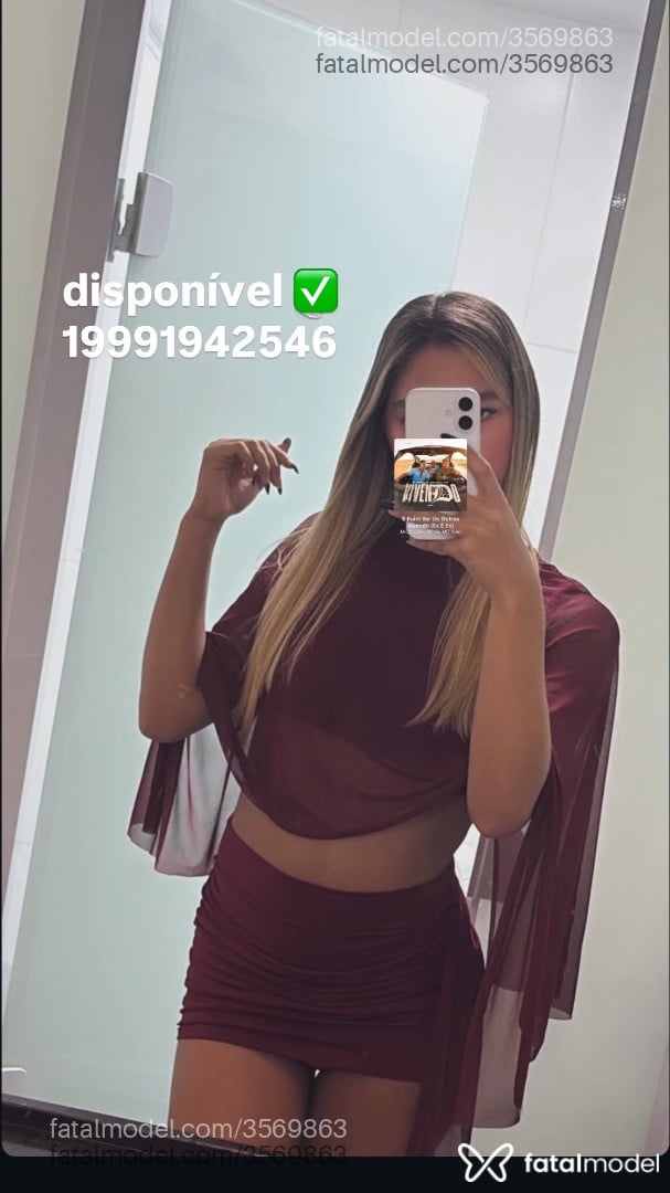 Acompanhante mulher trans loira (o) de olhos castanhos - Rafaela