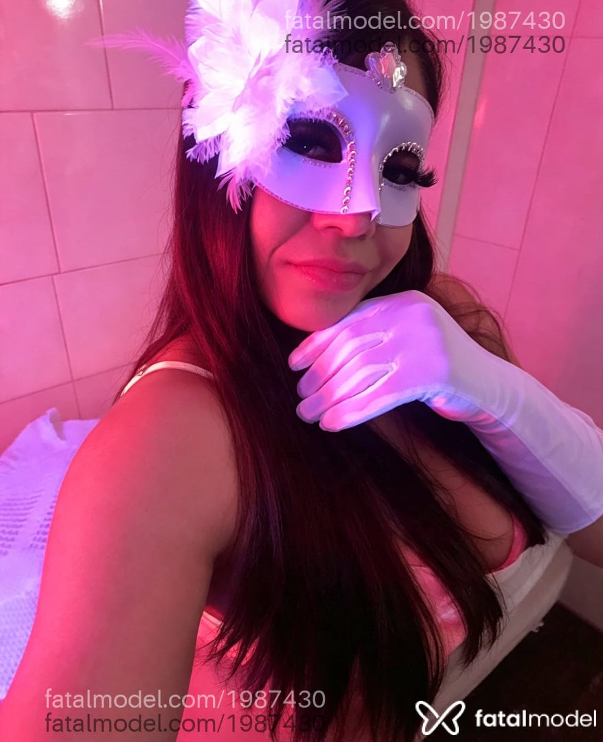 Acompanhante mulher morena (o) de olhos castanhos - Carol