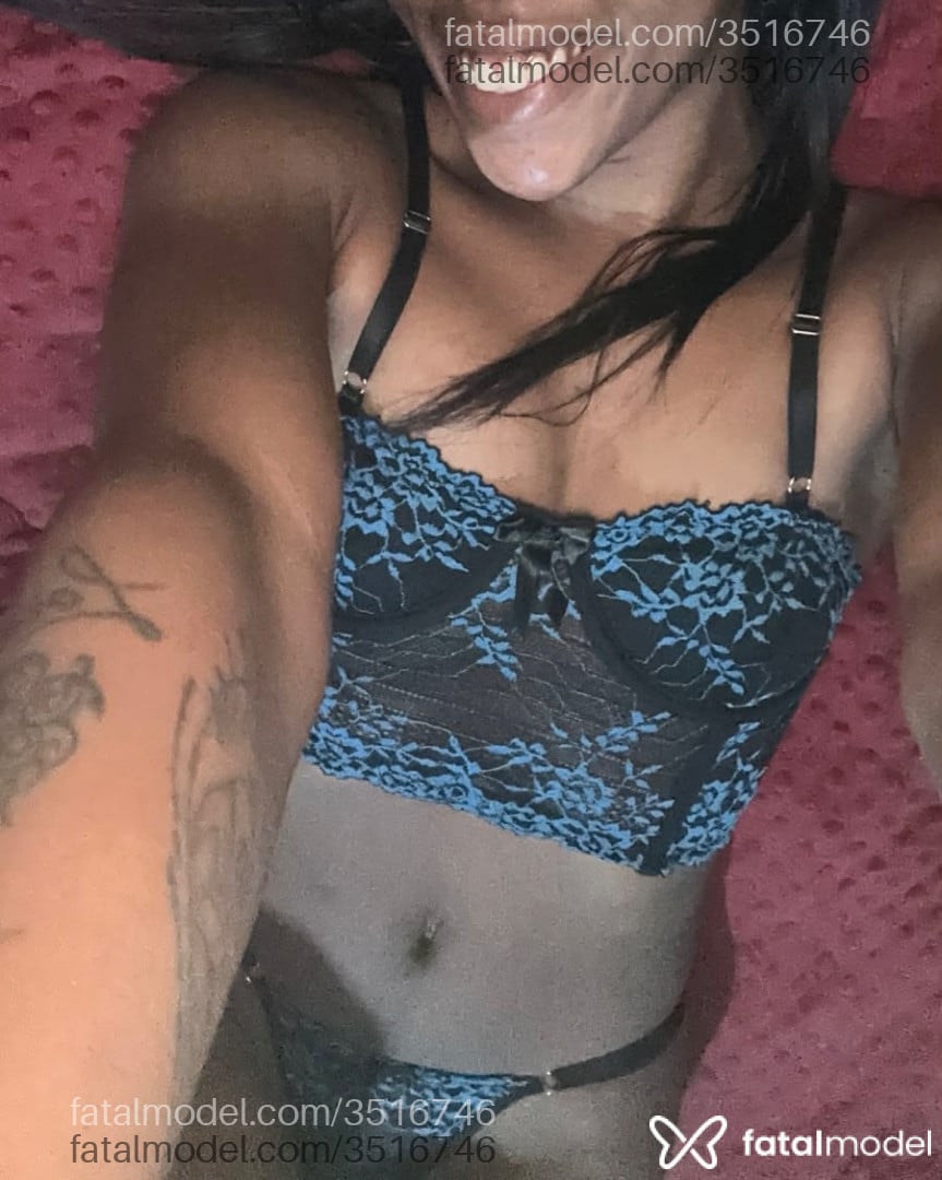 Acompanhante mulher morena (o) de olhos castanhos - Solzinha