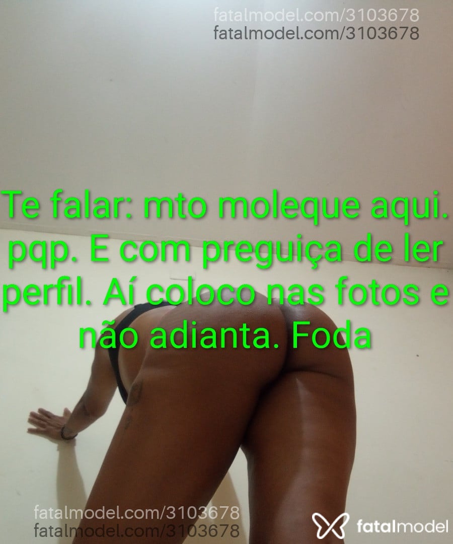 Acompanhante mulher loira (o) de olhos castanhos - Safira