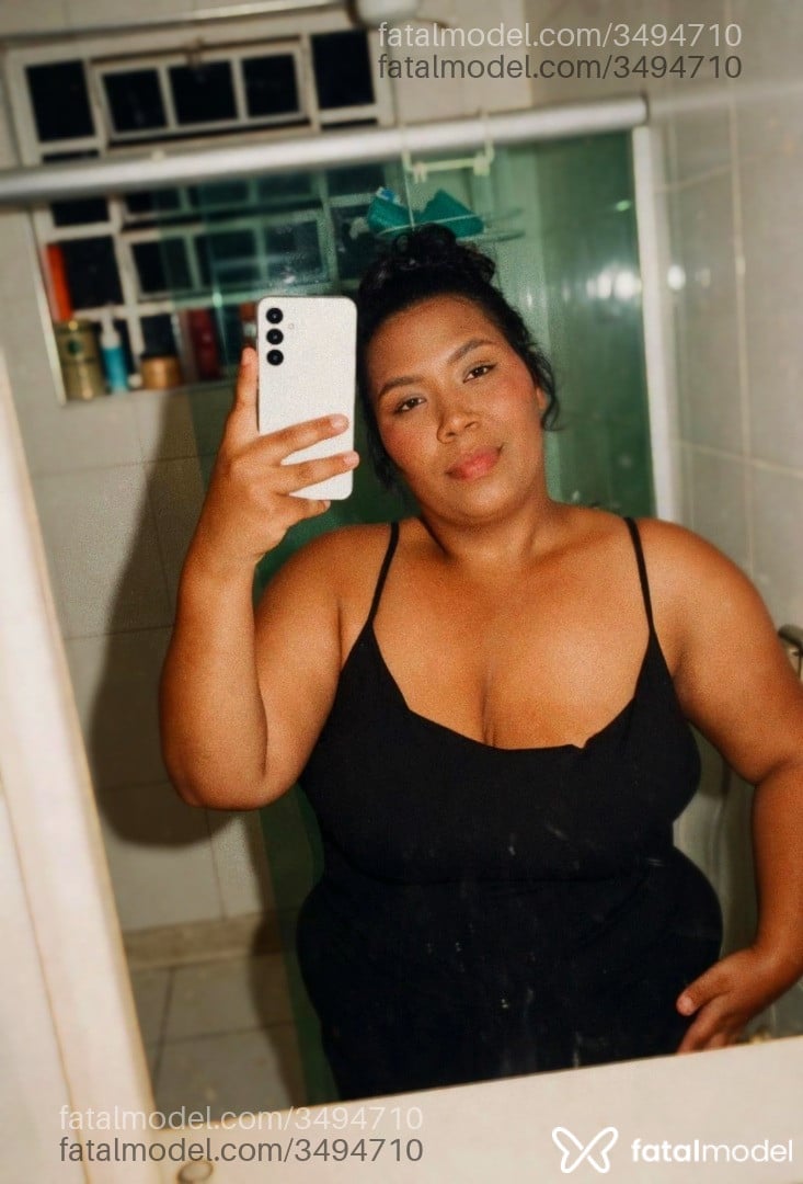 Acompanhante mulher morena (o) de olhos castanhos - Cacau Avellar