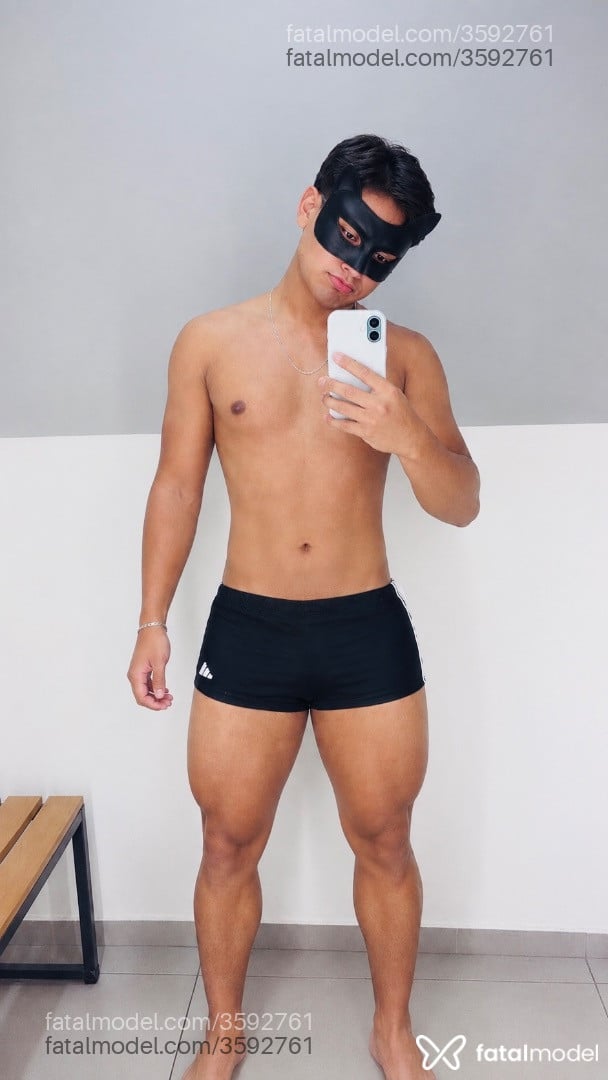 Acompanhante homem morena (o) de olhos castanhos - Apollo