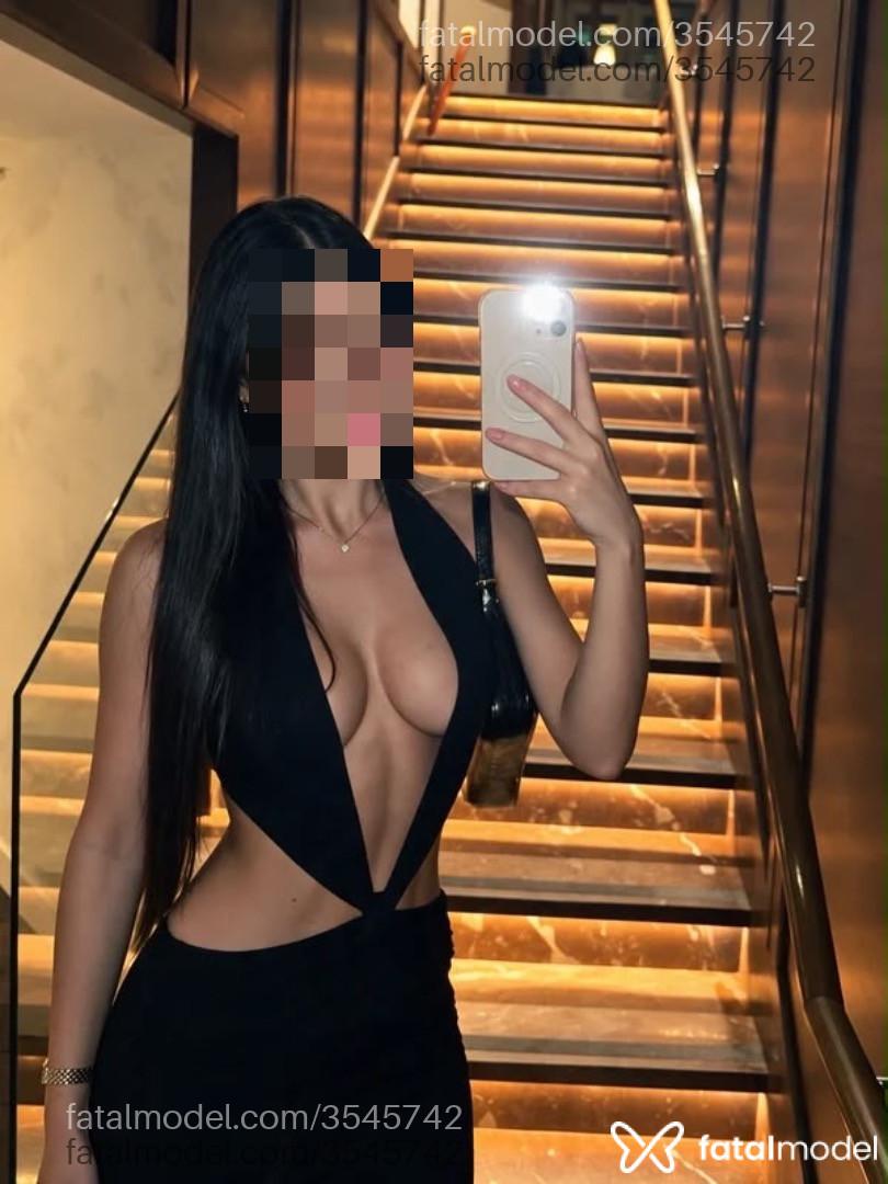 Acompanhante mulher morena (o) de olhos castanhos - Lívia Mendes
