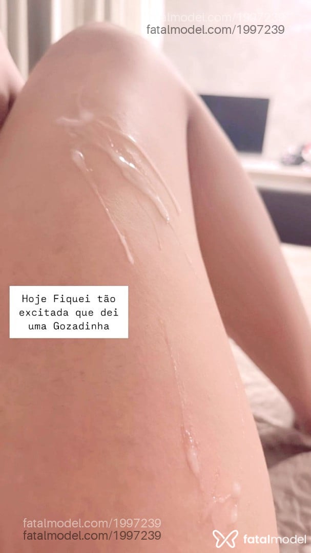 Acompanhante mulher trans com cabelo castanho de olhos castanhos - Lara Acompanhante mulher trans com cabelo castanho de olhos castanhos - Lara
