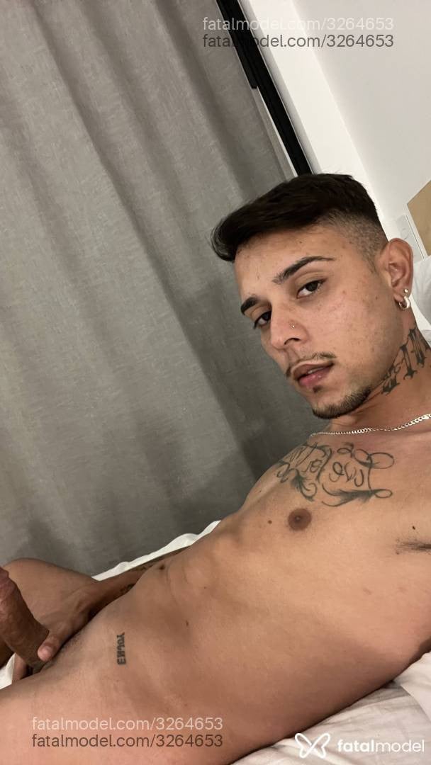 Acompanhante homem morena (o) de olhos pretos - Miguel