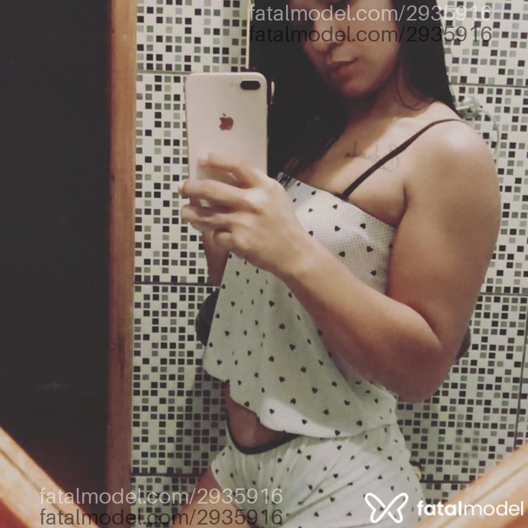 Acompanhante mulher morena (o) de olhos pretos - Adriely