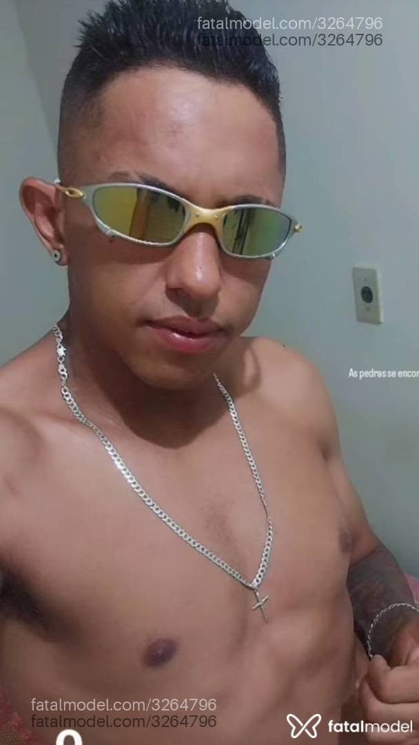 Acompanhante homem com cabelo castanho de olhos pretos - Matheus Wisney Acompanhante homem com cabelo castanho de olhos pretos - Matheus Wisney