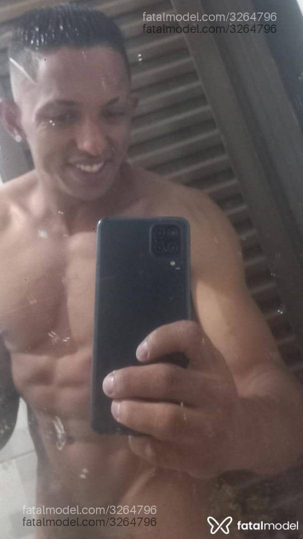 Acompanhante homem com cabelo castanho de olhos pretos - Matheus Wisney Acompanhante homem com cabelo castanho de olhos pretos - Matheus Wisney