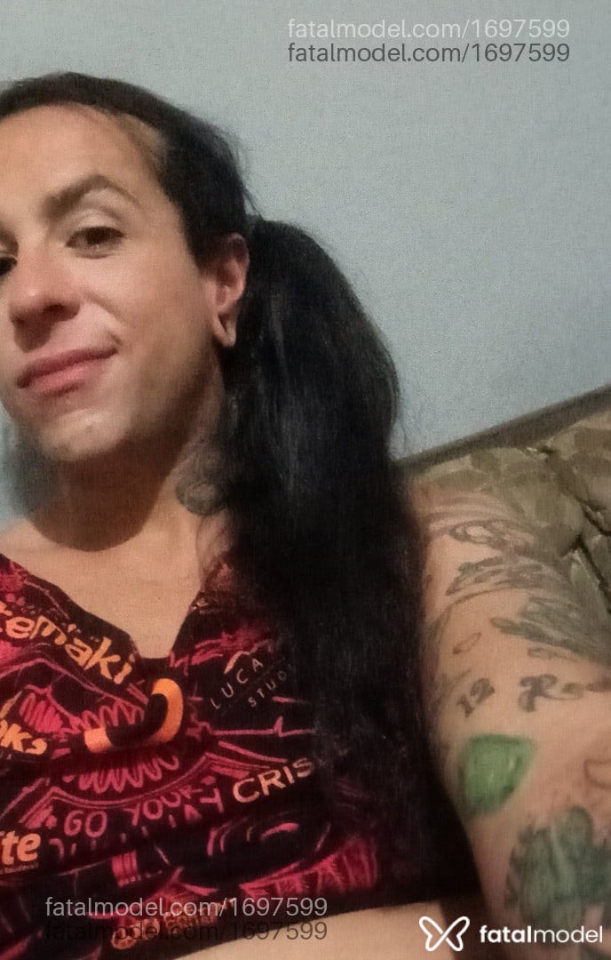 Acompanhante mulher trans com cabelo castanho de olhos castanhos - DANIELE CASSIERE