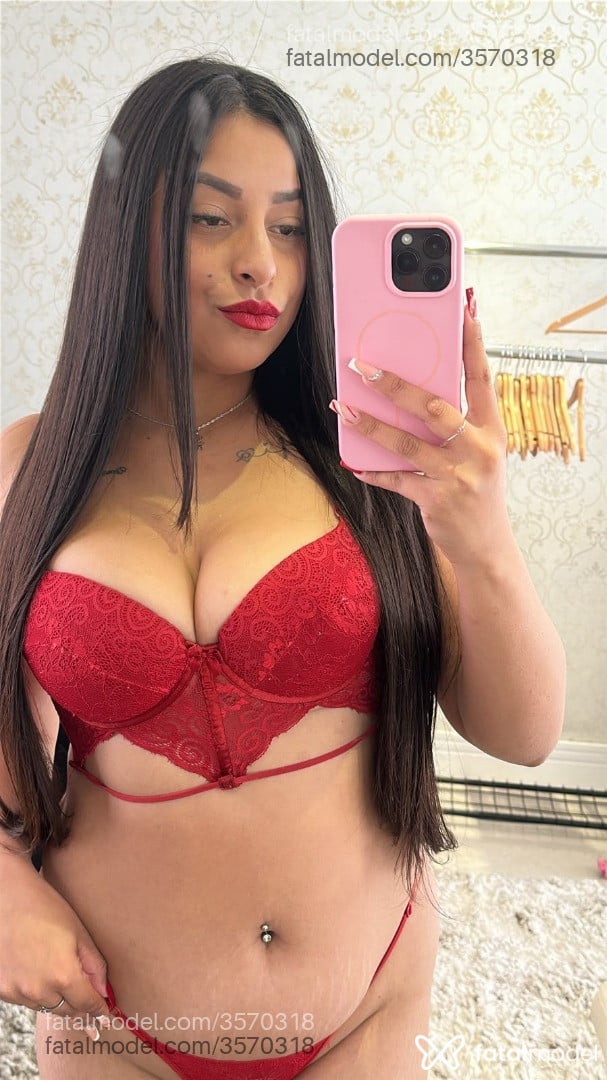 Acompanhante mulher morena (o) de olhos castanhos - Jenny