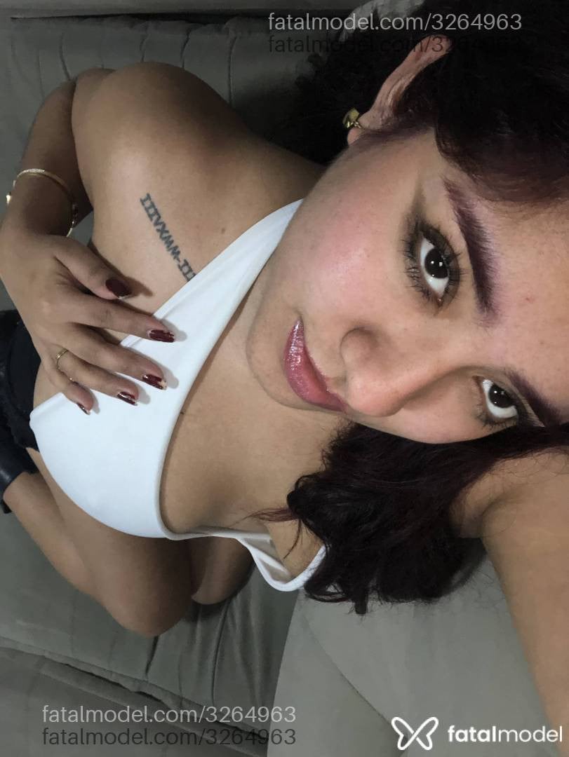 Acompanhante mulher morena (o) de olhos castanhos - Luluu